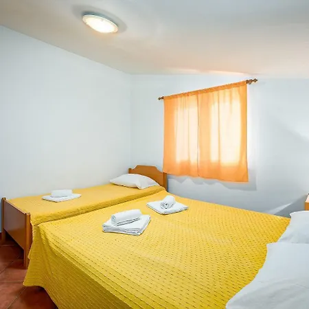 Helles Nur 250 Meter Zum Mit Grill, Parkplatz, Waschmaschine Apartmán Umag