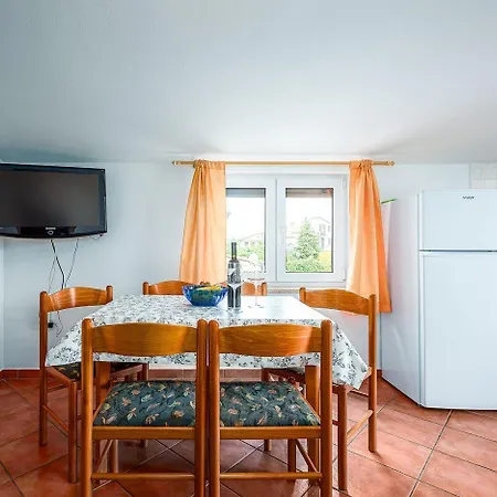 Lägenhet Helles Nur 250 Meter Zum Mit Grill, Parkplatz, Waschmaschine *