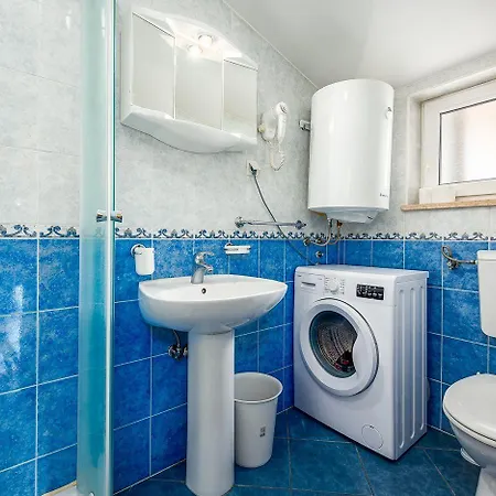 Helles Nur 250 Meter Zum Mit Grill, Parkplatz, Waschmaschine Apartment Umag